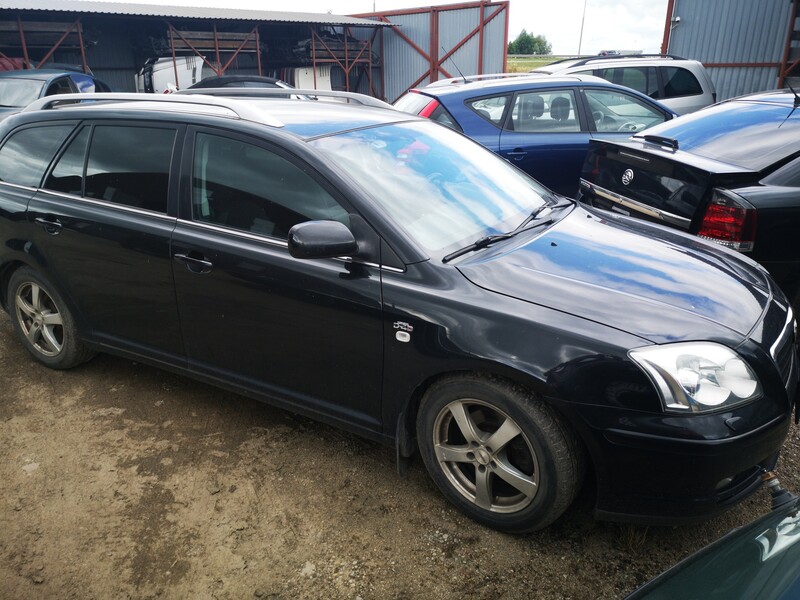 Photo 1 - Toyota Avensis II 2004 y parts