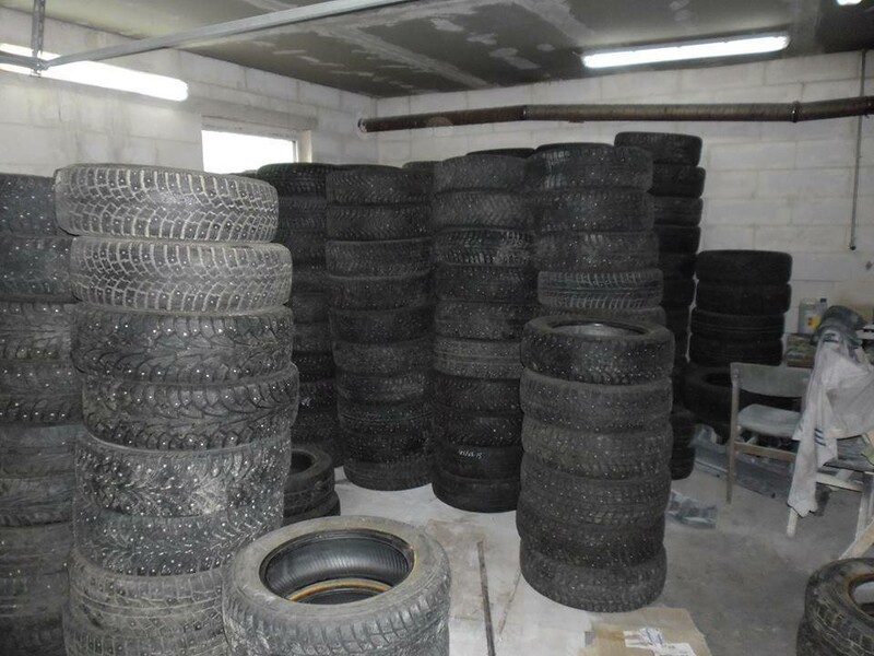 Photo 1 - Dunlop R18 universal tyres passanger car