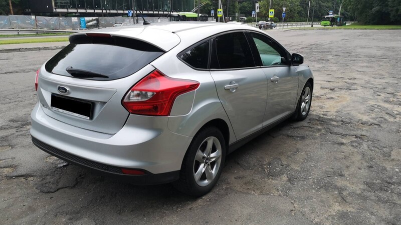 Photo 2 - Ford Focus 2014 y rent
