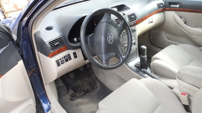 Photo 5 - Toyota Avensis II 2004 y parts