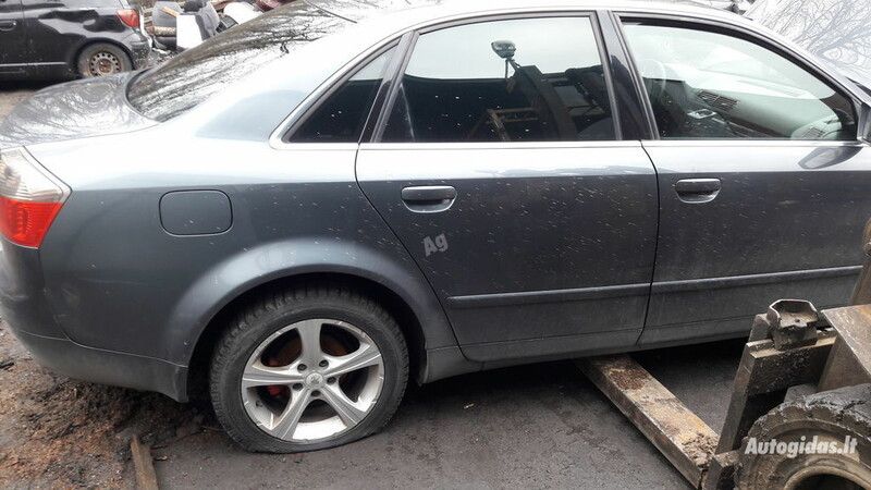 Photo 1 - Audi A4 2001 y parts