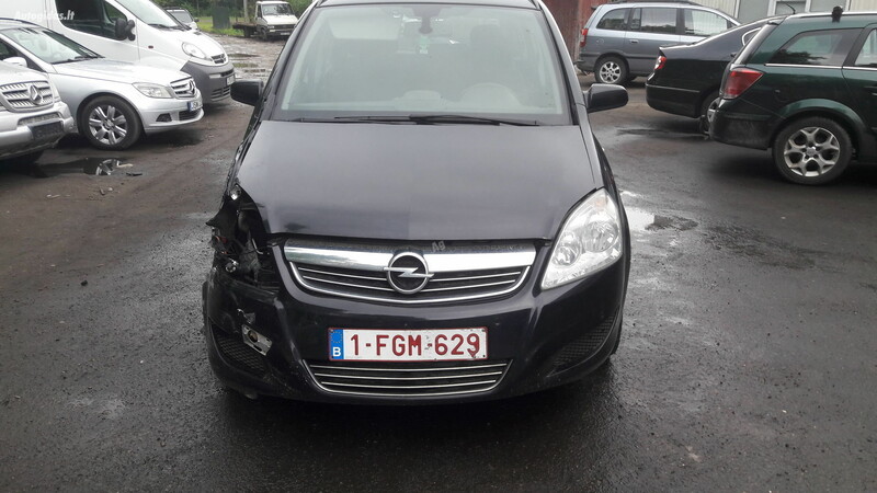 Opel Zafira 2009 г запчясти