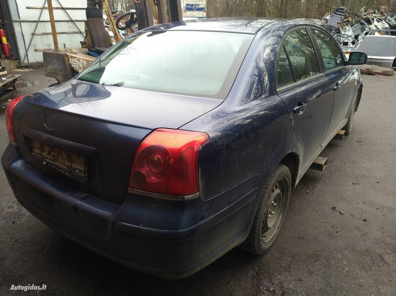 Photo 3 - Toyota Avensis 2004 y parts
