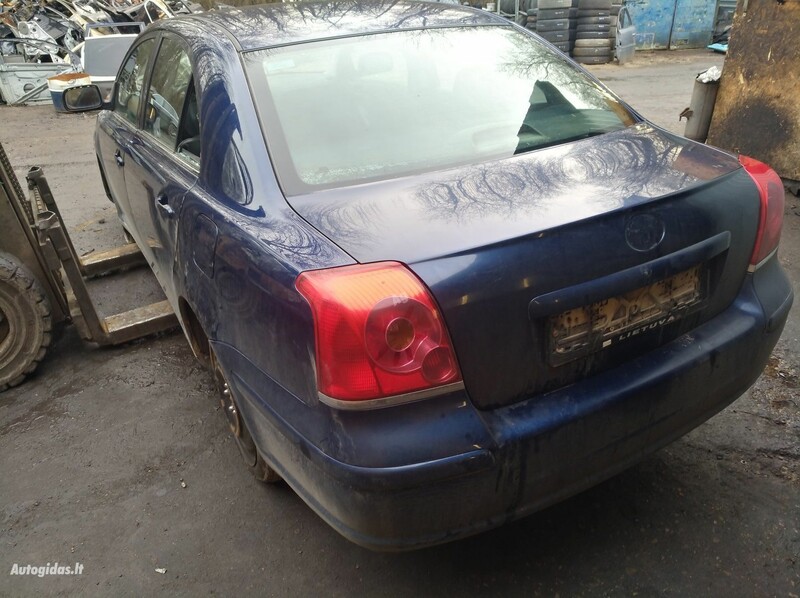 Photo 4 - Toyota Avensis 2004 y parts