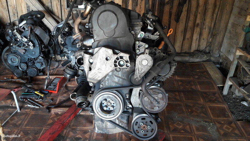 Photo 3 - Volkswagen Golf 2002 y parts