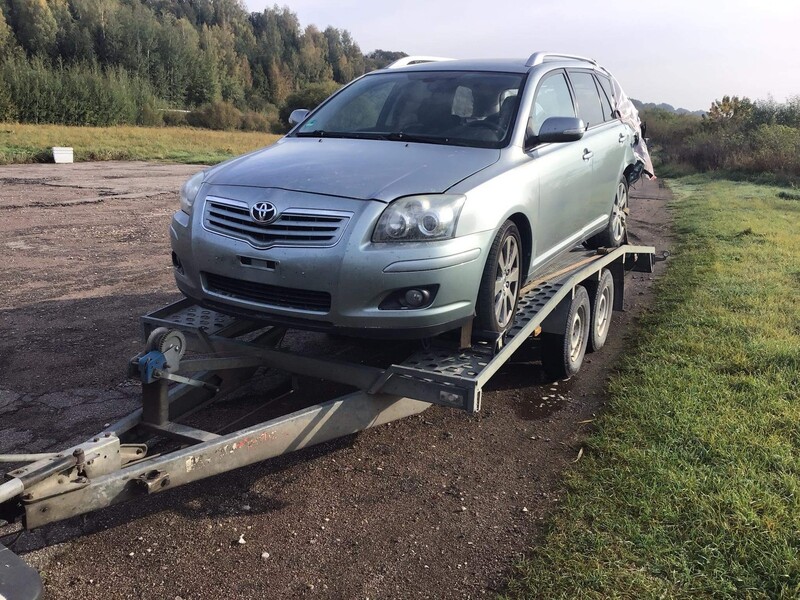 Photo 1 - Toyota Avensis 2008 y parts