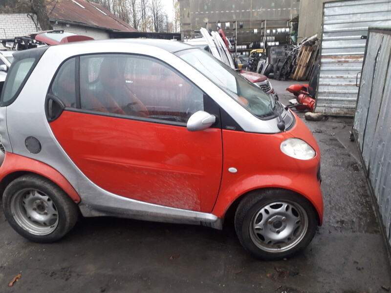 Photo 2 - Smart Fortwo 2002 y parts