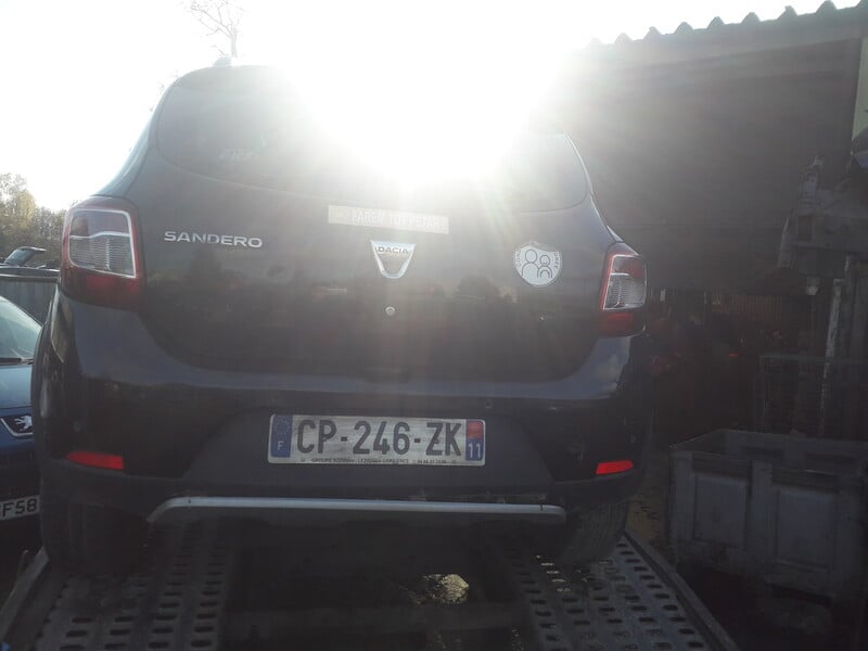 Photo 5 - Dacia Sandero Stepway 2012 y parts