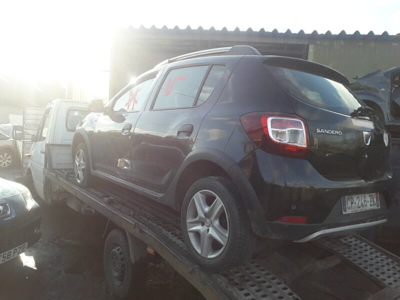 Photo 4 - Dacia Sandero Stepway 2012 y parts