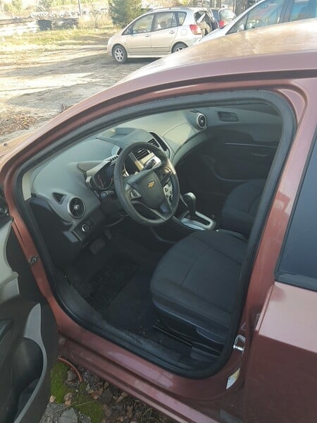 Photo 3 - Chevrolet Aveo 2012 y parts