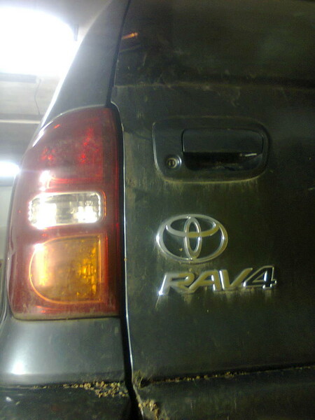 Photo 4 - Toyota Rav4 2004 y parts
