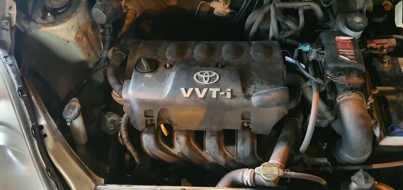 Фотография 2 - Toyota Yaris Verso 2001 г запчясти