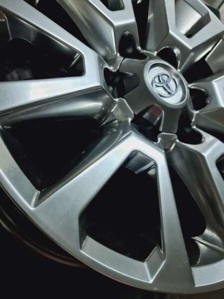 Photo 5 - tlc Land Cruiser light alloy R17 rims