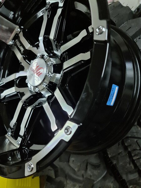 Photo 7 - Light alloy R15 rims