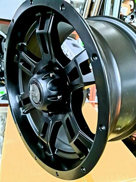 Photo 4 - Light alloy R16 rims