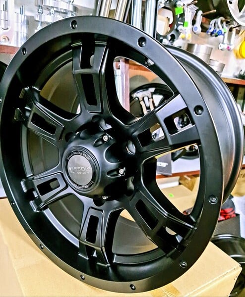 Photo 6 - Light alloy R16 rims