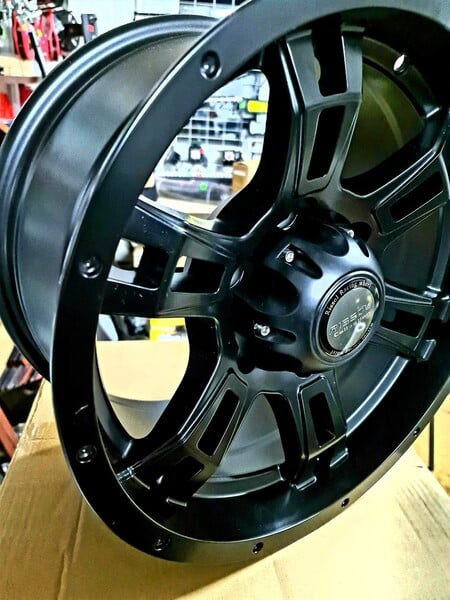 Photo 5 - Light alloy R16 rims