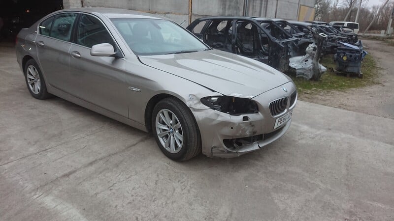 Photo 2 - Bmw 520 2012 y parts