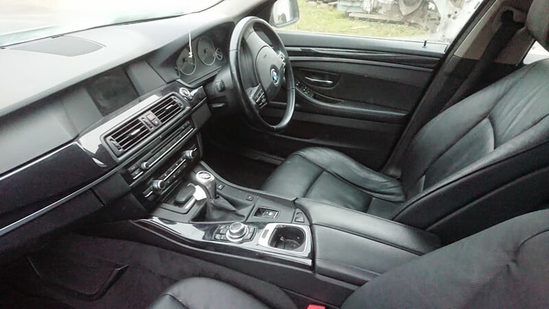 Photo 11 - Bmw 520 2012 y parts