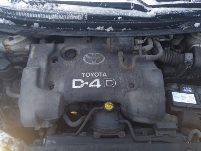 Photo 5 - Toyota Corolla Verso 2003 y parts