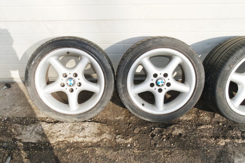 Photo 2 - BMW 320 light alloy R17 rims