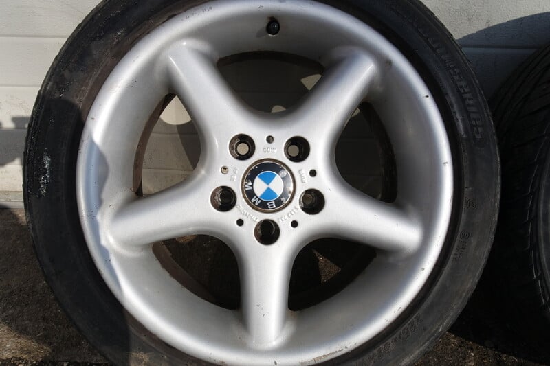 Photo 4 - BMW 320 light alloy R17 rims