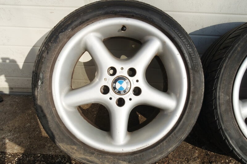 Photo 6 - BMW 320 light alloy R17 rims