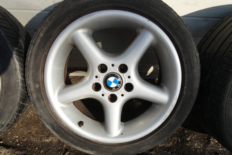 Photo 7 - BMW 320 light alloy R17 rims