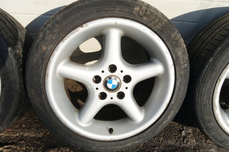 Photo 8 - BMW 320 light alloy R17 rims