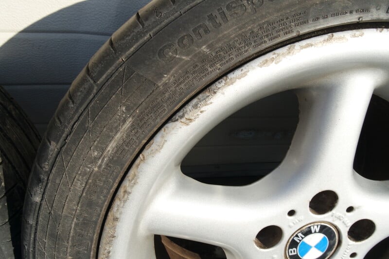 Photo 10 - BMW 320 light alloy R17 rims