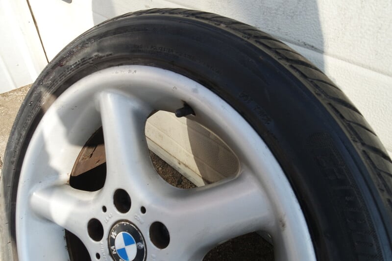 Photo 17 - BMW 320 light alloy R17 rims