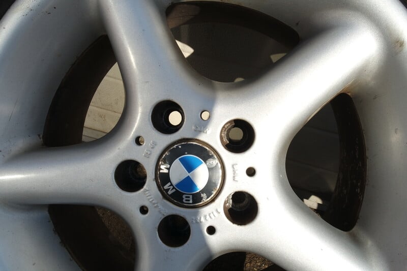 Photo 18 - BMW 320 light alloy R17 rims