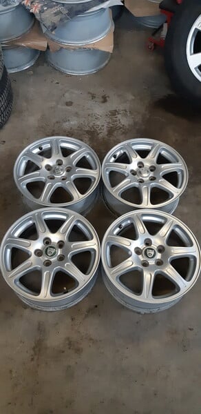 Photo 4 - Jaguar Nr49 light alloy R16 rims