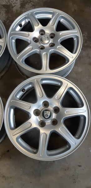 Photo 3 - Jaguar Nr49 light alloy R16 rims