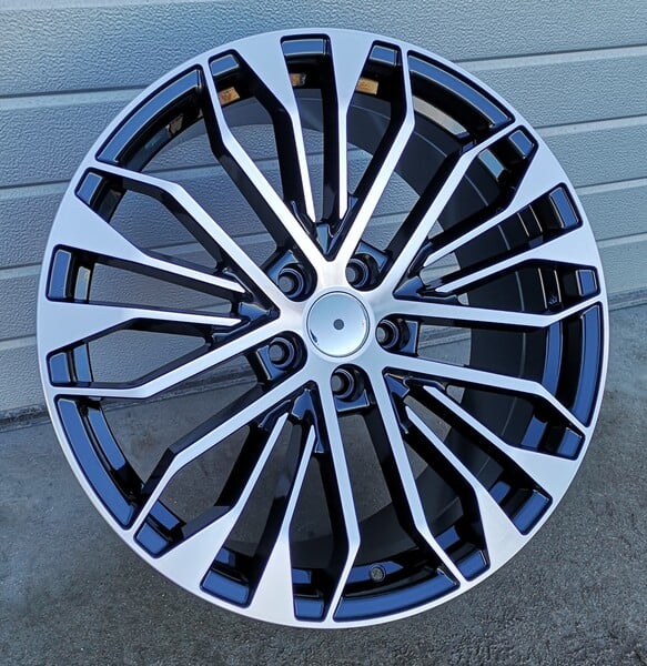 Photo 3 - Audi ET28-35-39 light alloy R18 rims