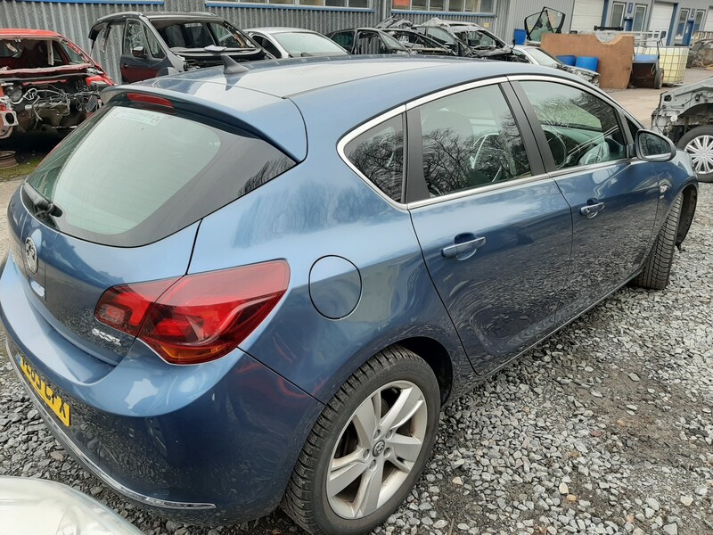 Nuotrauka 4 - Opel Astra 2013 m dalys