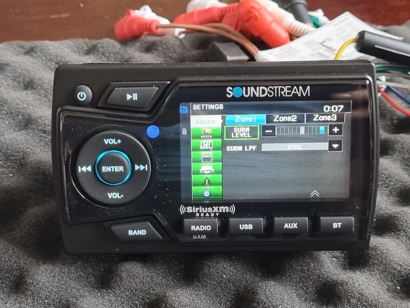 Nuotrauka 13 - Soundstream MHU-32SXM laivams Multimedia