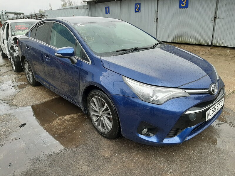 Photo 1 - Toyota Avensis 2015 y parts