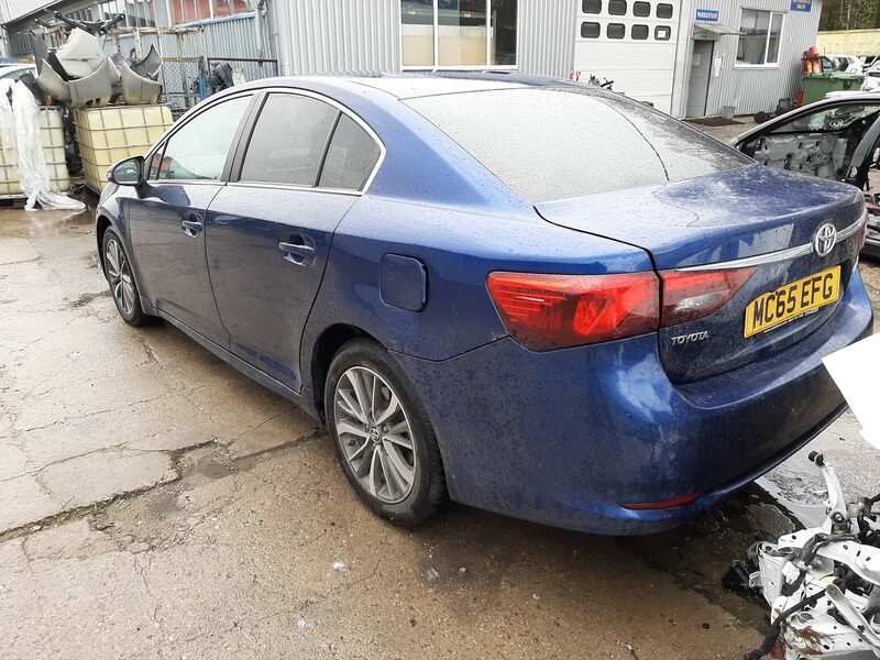 Photo 3 - Toyota Avensis 2015 y parts
