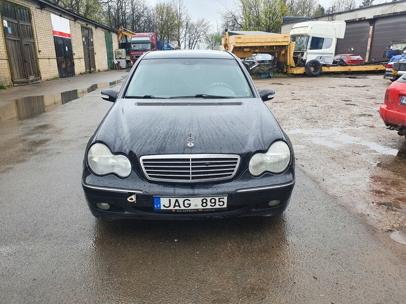 Photo 2 - Mercedes-Benz C 220 W203 2.2 DYZELIS 105 KW 2001 y parts