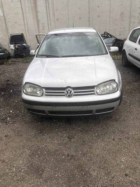 Volkswagen Golf IV 2002 г запчясти