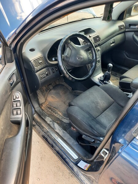 Photo 4 - Toyota Avensis 2005 y parts