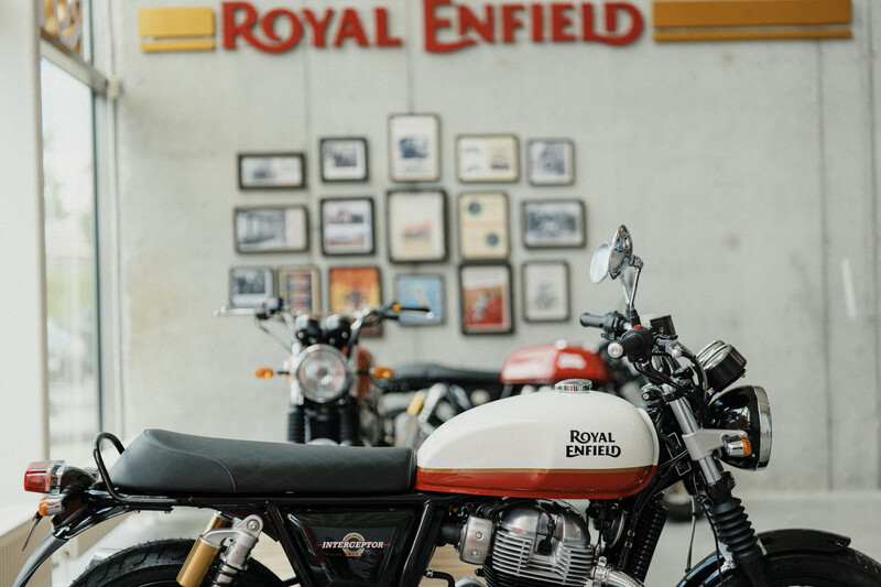 Фотография 1 - Royal Enfield Interceptor 2024 г Классический / Streetbike мотоцикл