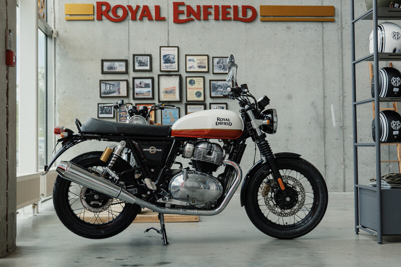 Photo 3 - Royal Enfield Interceptor 2024 y Classical / Streetbike motorcycle