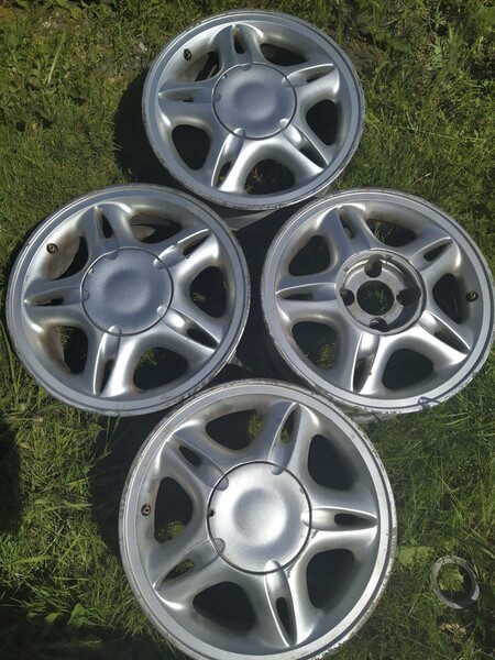 Renault Volkswagen  Astra light alloy R14 rims