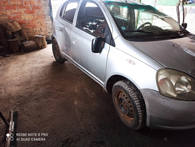 Photo 7 - Toyota Yaris 2003 y parts