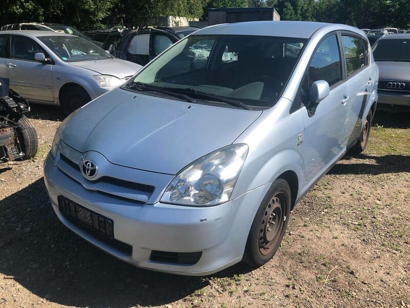 Toyota Corolla Verso 2005 г запчясти