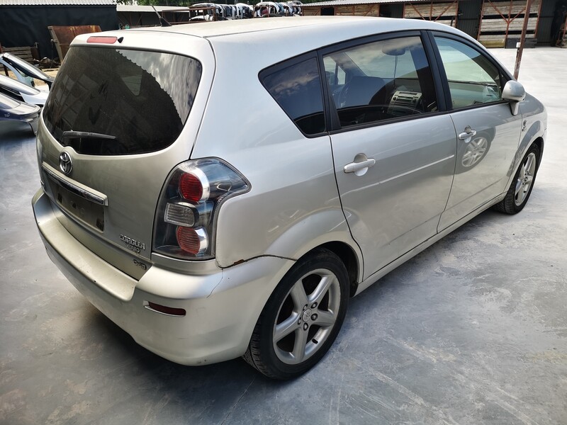 Photo 4 - Toyota Corolla Verso 2008 y parts