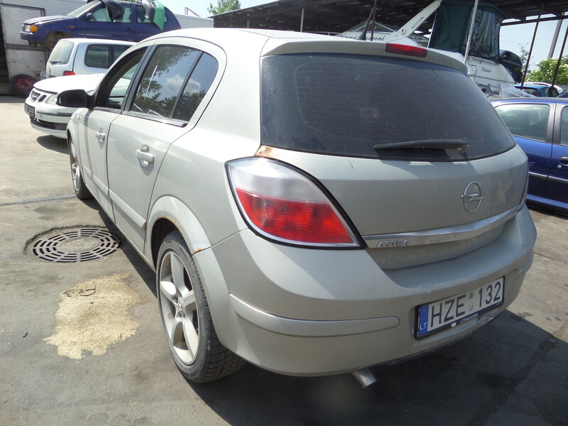 Photo 2 - Opel Astra 2005 y parts