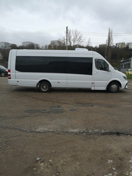 Photo 17 - Mercedes-Benz Sprinter 2012 y Heavy minibus rent